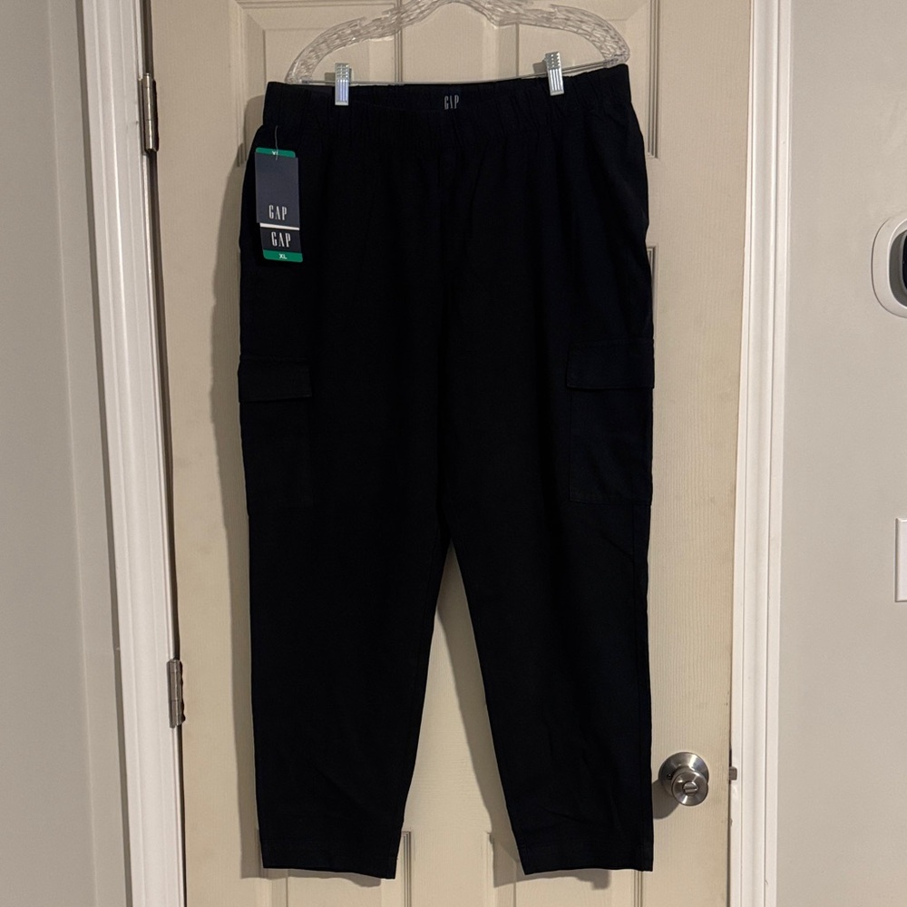GAP Women's Black Cargo Jeans